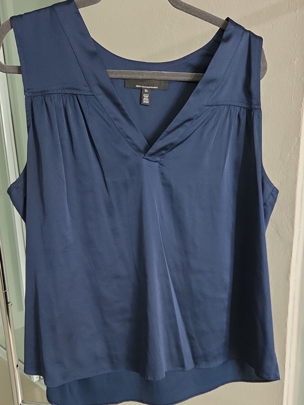 White House Black Market Navy V-Neck Sleeveless Camisole